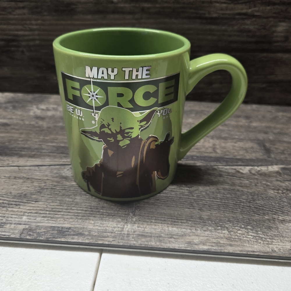 14 oz STAR WARS MAY THE FORCE BE WITH YOU YODA CERAMIC‎ MUG Worn Side